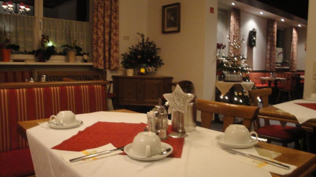 Pension Dorfplatzl Fusch an der Grossglocknerstrasse 외부 사진